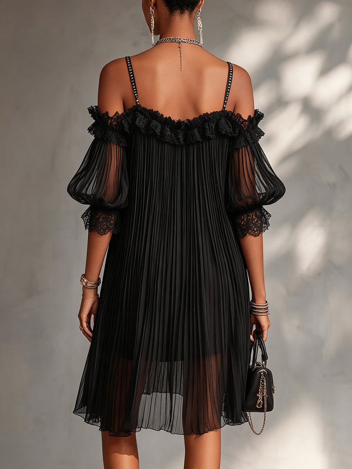 Mini Vestido Negro de Gasa con Hombros Descubiertos y Encaje