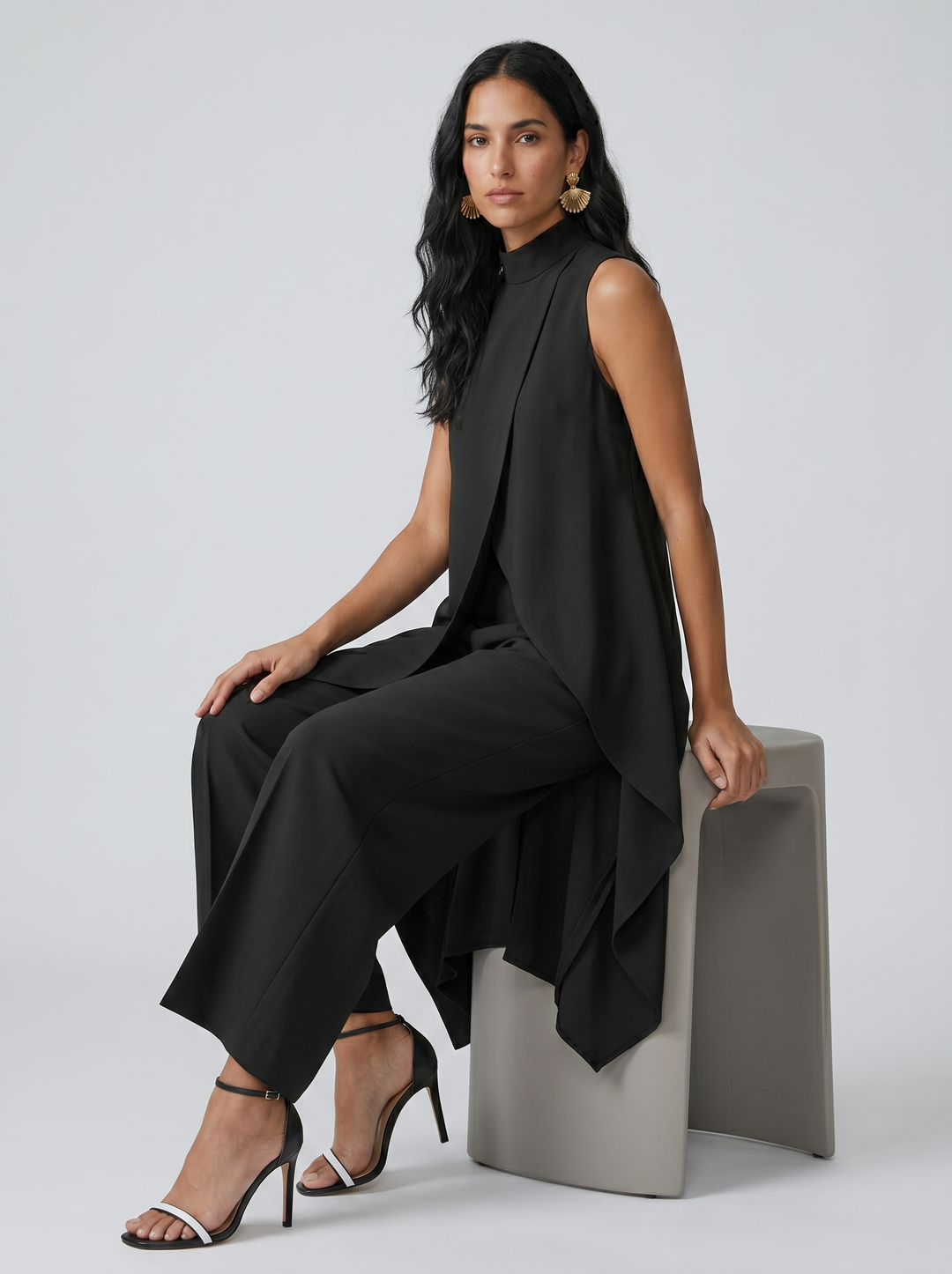 Conjunto Línea Escultural - Elegancia y Fluidez Contemporánea