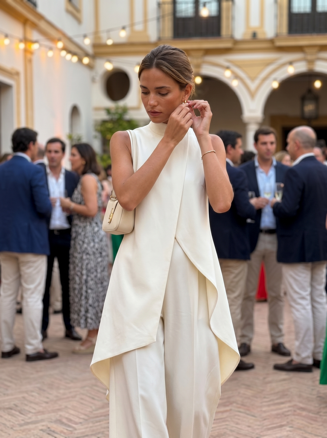 Conjunto Línea Escultural - Elegancia y Fluidez Contemporánea