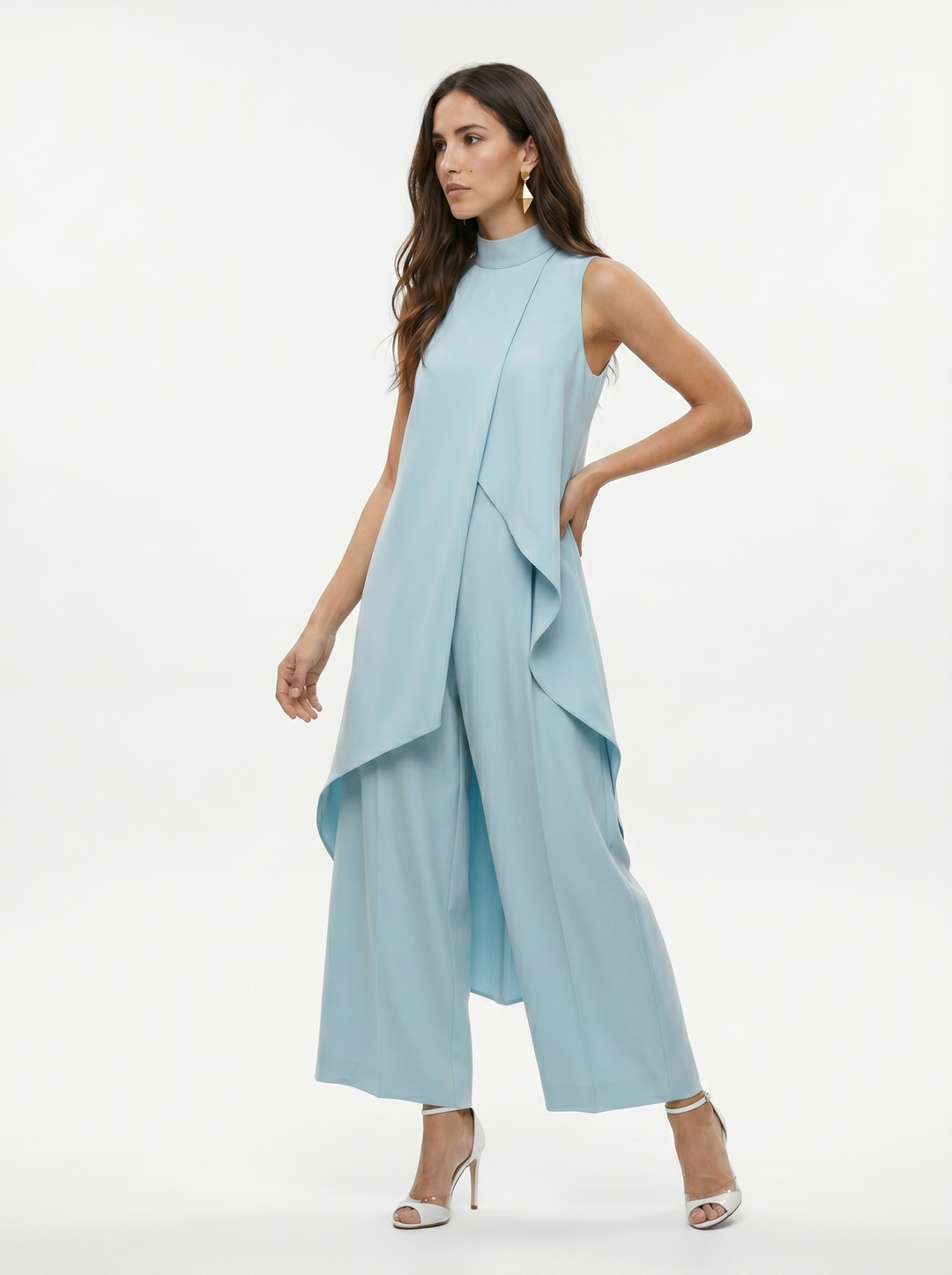 Conjunto Línea Escultural - Elegancia y Fluidez Contemporánea