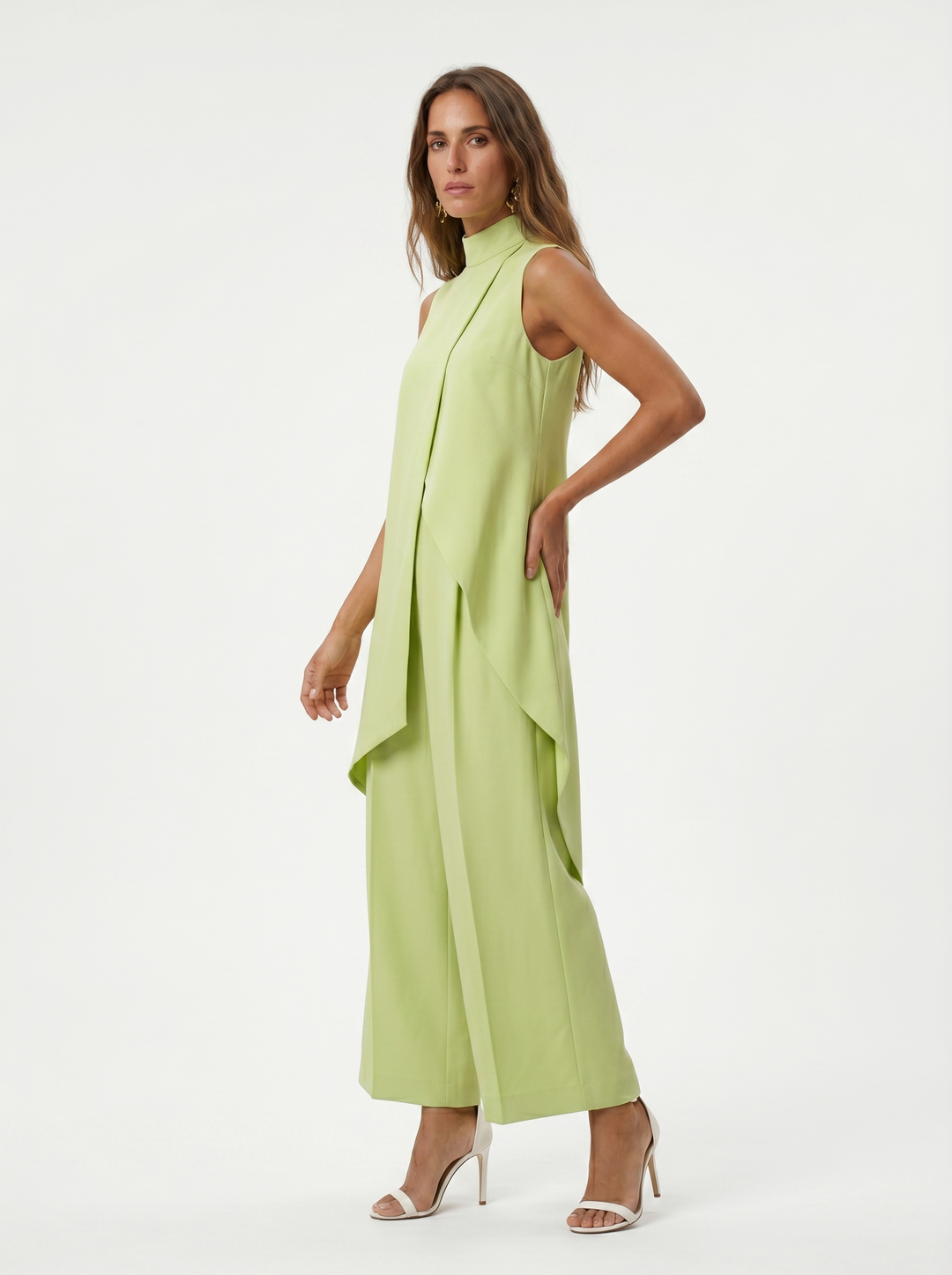 Conjunto Línea Escultural - Elegancia y Fluidez Contemporánea