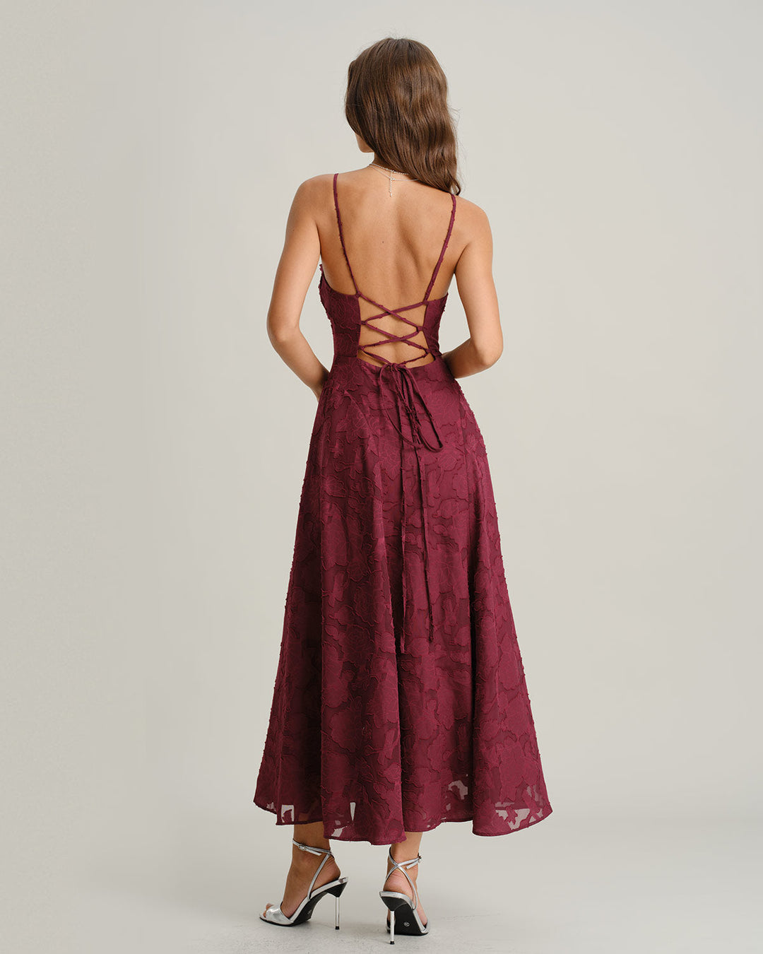 Vestido Largo de Jacquard Borgoña con Espalda Descubierta